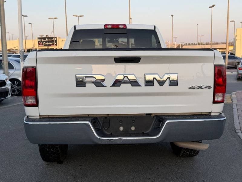 2020 RAM 1500 SLT thumbnail 4