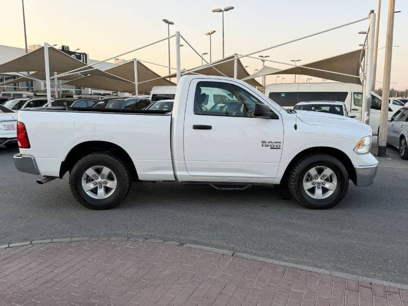 2020 RAM 1500 SLT thumbnail 2