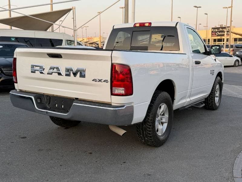 2020 RAM 1500 SLT thumbnail 3