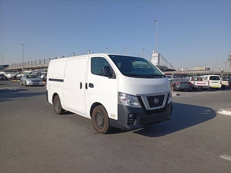 2021 Nissan Urvan STANDARD thumbnail 2