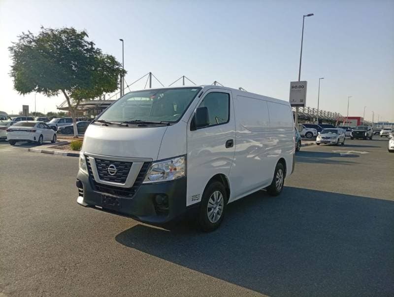 2021 Nissan Urvan STANDARD