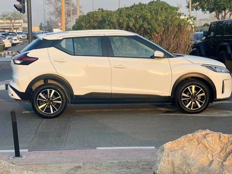 2024 Nissan Kicks S thumbnail 3