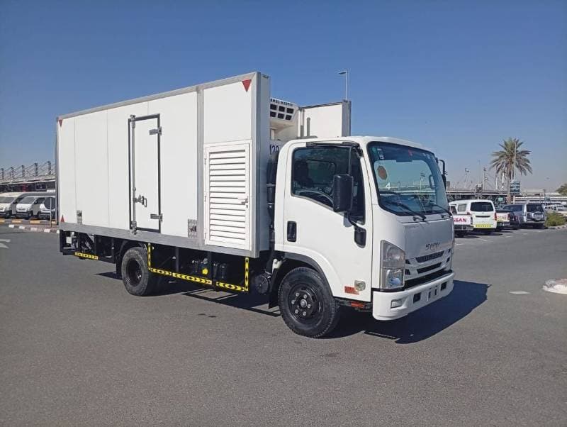 2019 Isuzu NPR 85