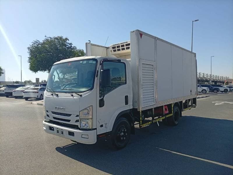2019 Isuzu NPR 85 thumbnail 2