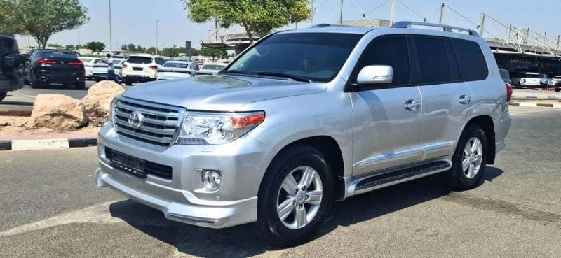 2014 Toyota Land Cruiser VXR thumbnail 3
