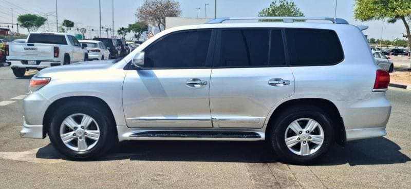 2014 Toyota Land Cruiser VXR thumbnail 5