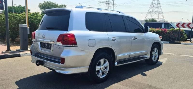 2014 Toyota Land Cruiser VXR thumbnail 2