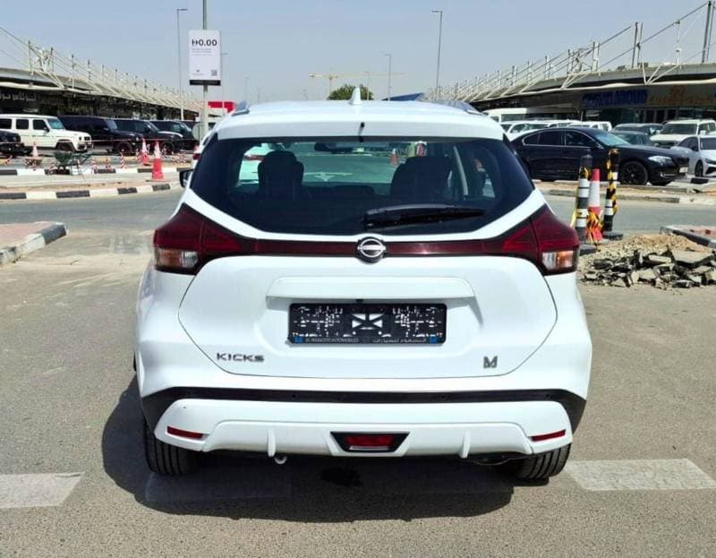 2024 Nissan Kicks SV thumbnail 4
