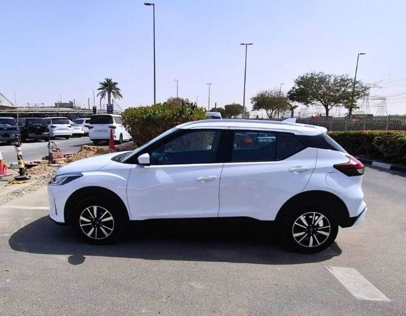 2024 Nissan Kicks SV thumbnail 5