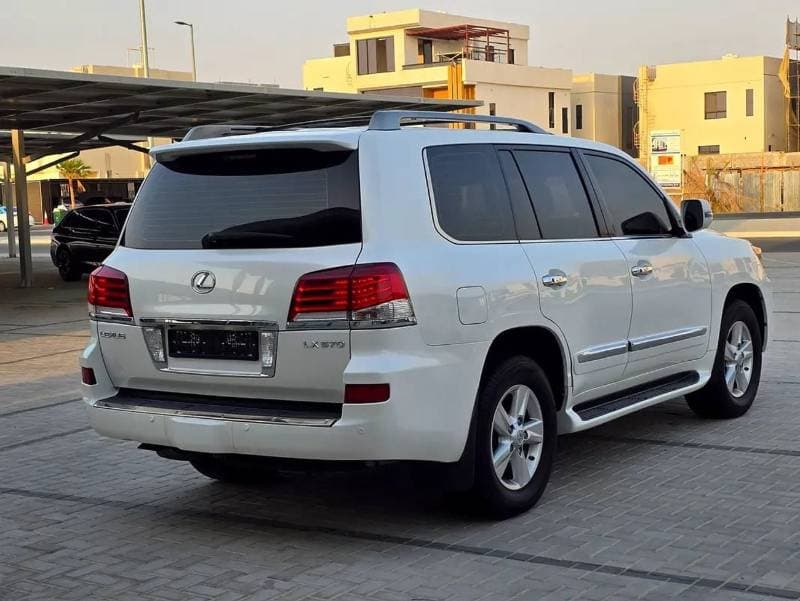 2014 Lexus LX570 TITANIUM thumbnail 6