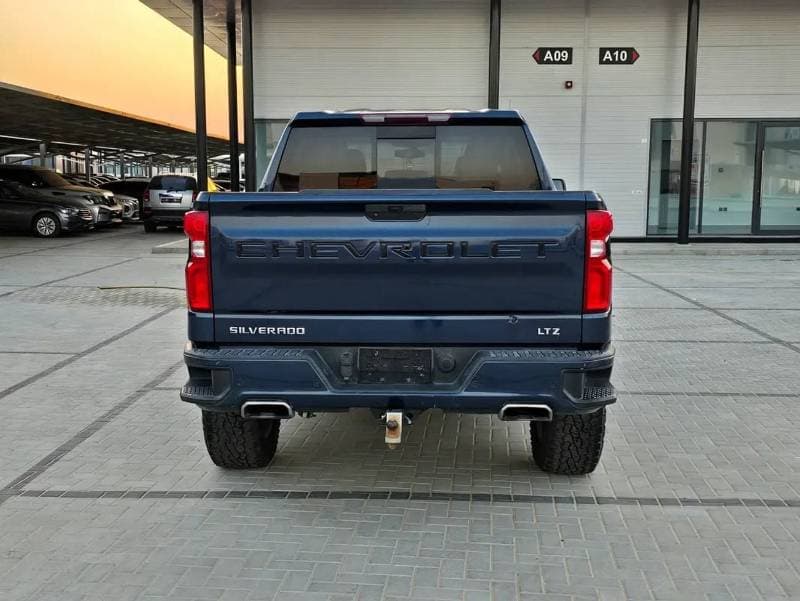 2021 Chevrolet Silverado thumbnail 4