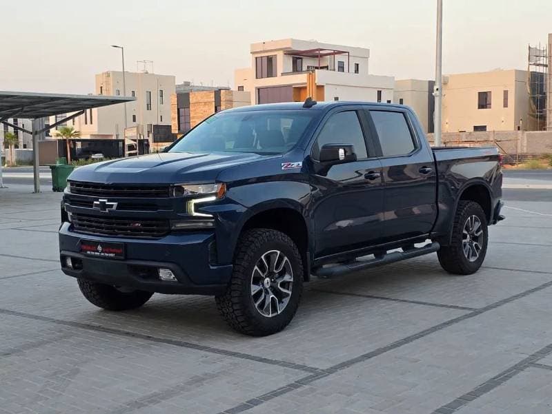 2021 Chevrolet Silverado thumbnail 2