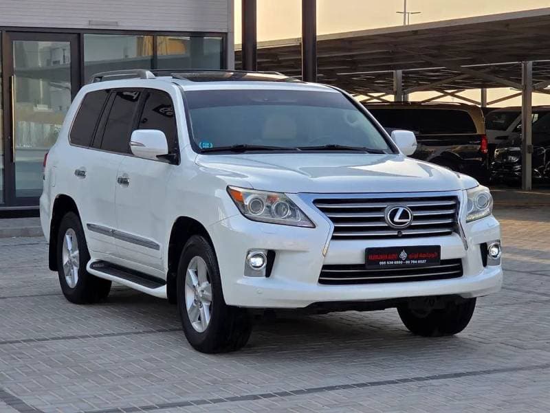 2014 Lexus LX570 TITANIUM