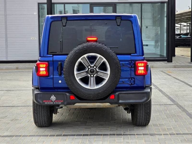 2019 Jeep Wrangler Unlimited SAHARA thumbnail 2