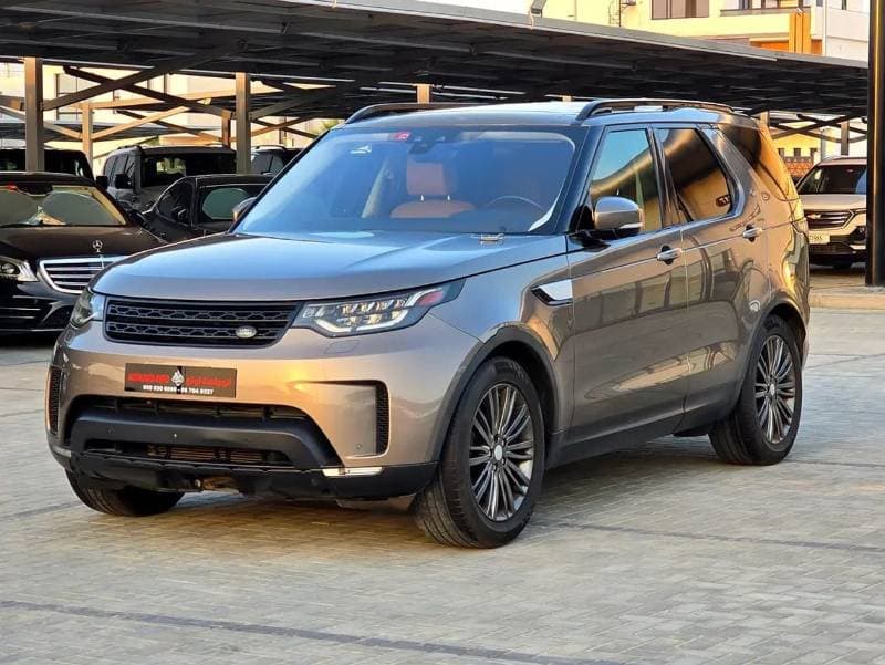 2018 Land Rover Discovery HSE thumbnail 4