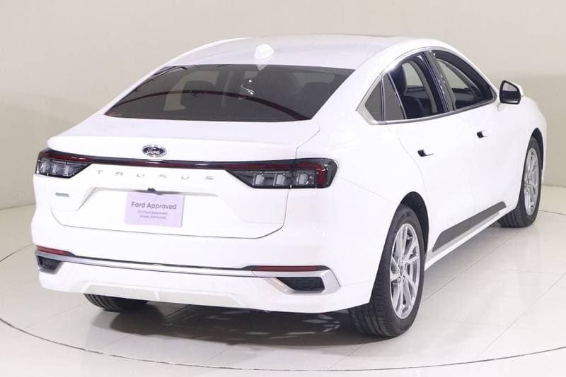 2023 Ford Taurus AMBIENTE thumbnail 2