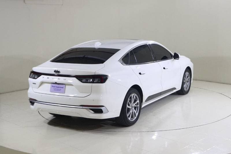 2024 Ford Taurus TREND thumbnail 2