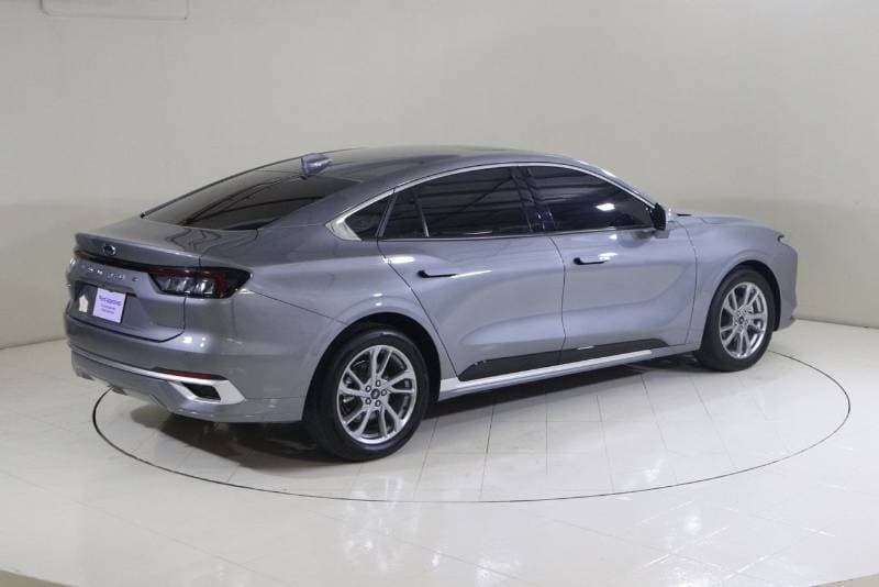 2024 Ford Taurus TREND thumbnail 8