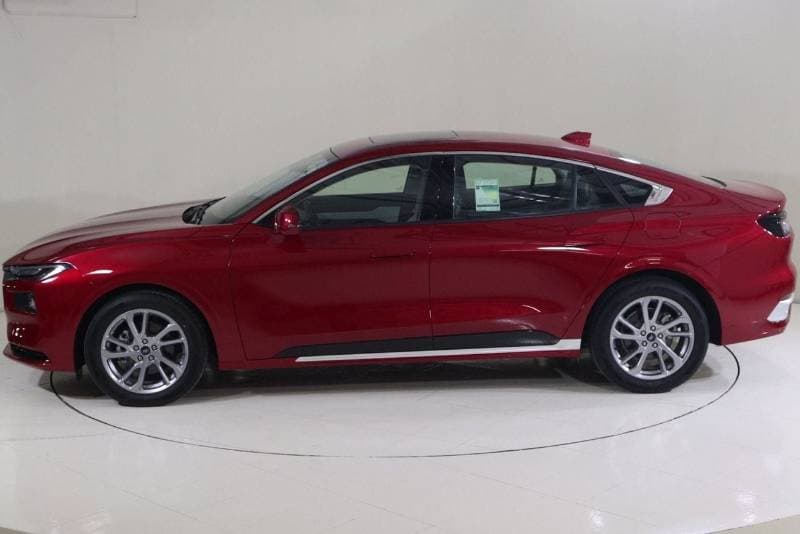 2024 Ford Taurus TREND thumbnail 4