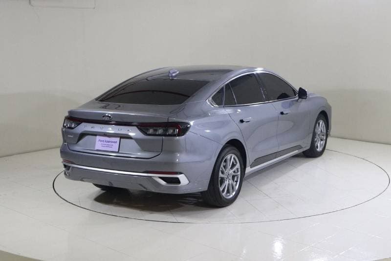 2024 Ford Taurus TREND thumbnail 2