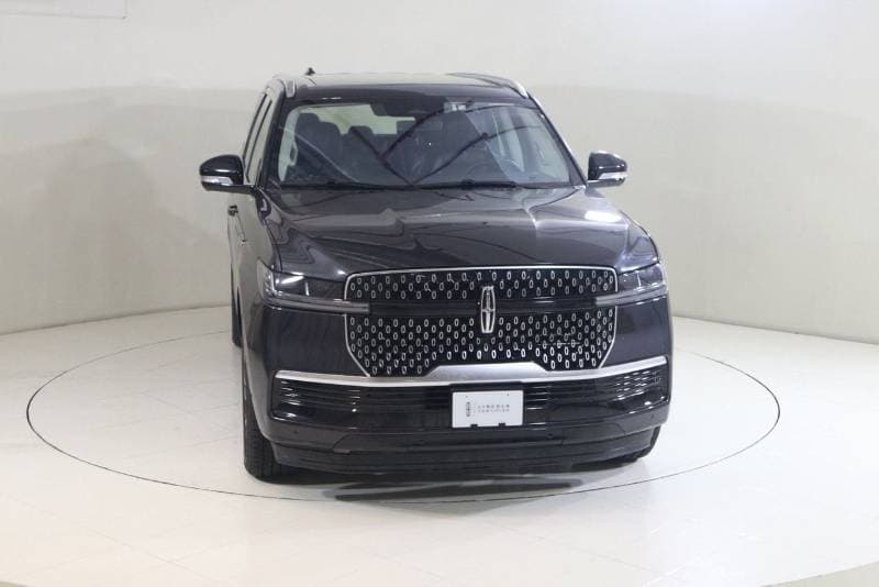 2025 Lincoln Navigator RESERVE thumbnail 6