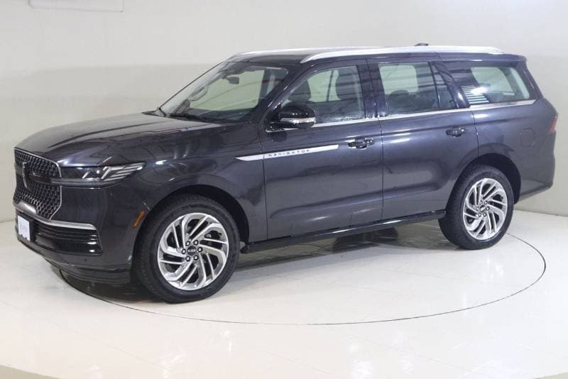 2025 Lincoln Navigator RESERVE thumbnail 7