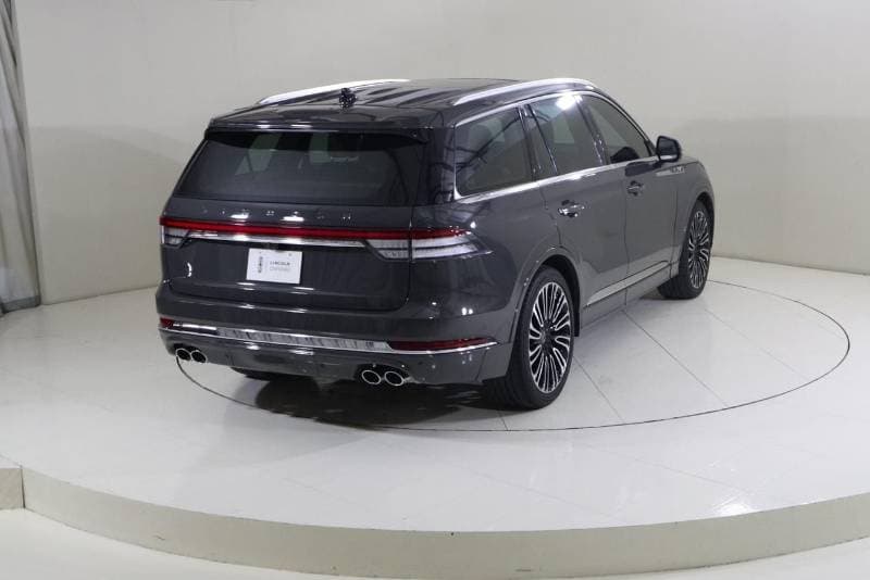 2023 Lincoln Aviator PRESIDENTIAL thumbnail 2