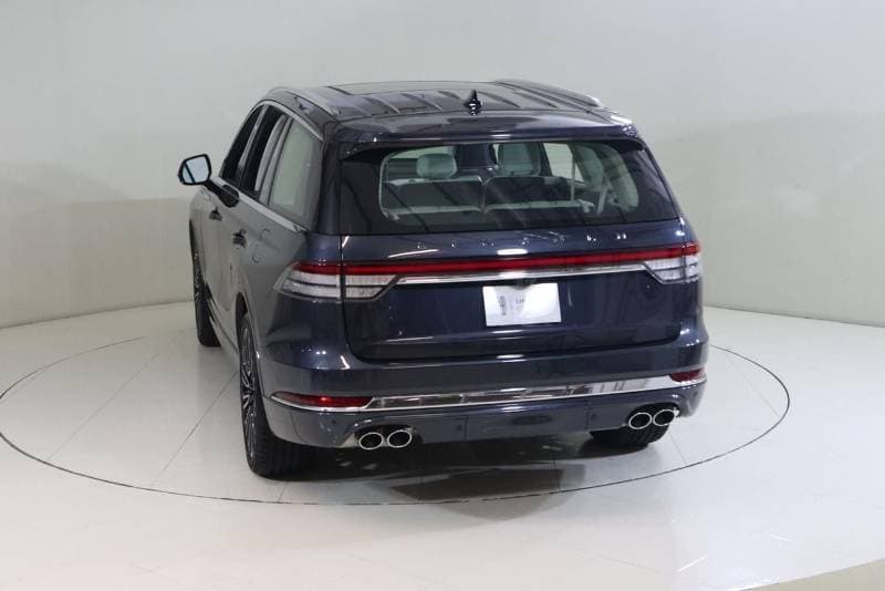 2023 Lincoln Aviator PRESIDENTIAL thumbnail 6