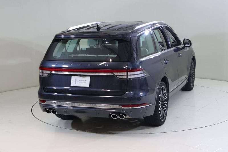 2023 Lincoln Aviator PRESIDENTIAL thumbnail 2