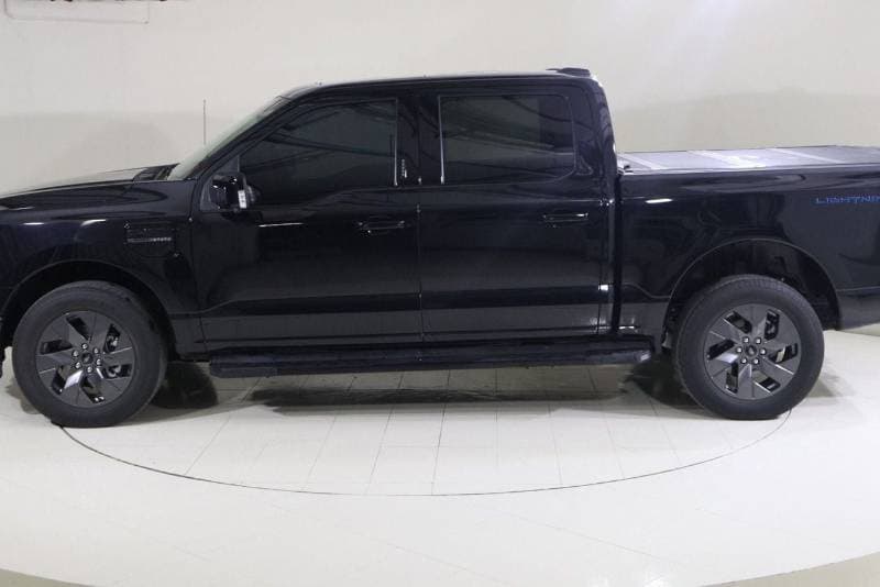 2022 Ford F 150 Lightning LARIAT EXTENDED thumbnail 4
