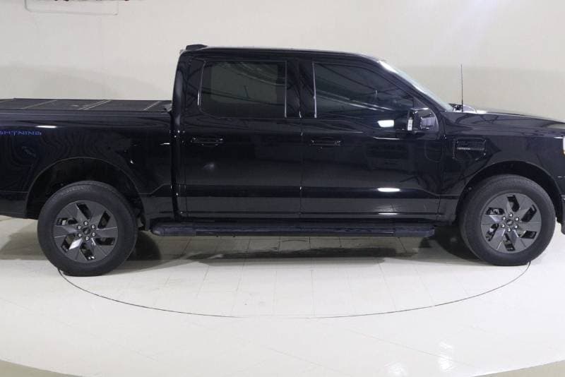 2022 Ford F 150 Lightning LARIAT EXTENDED thumbnail 3