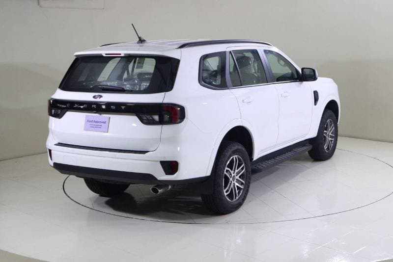 2024 Ford Everest XLS thumbnail 2