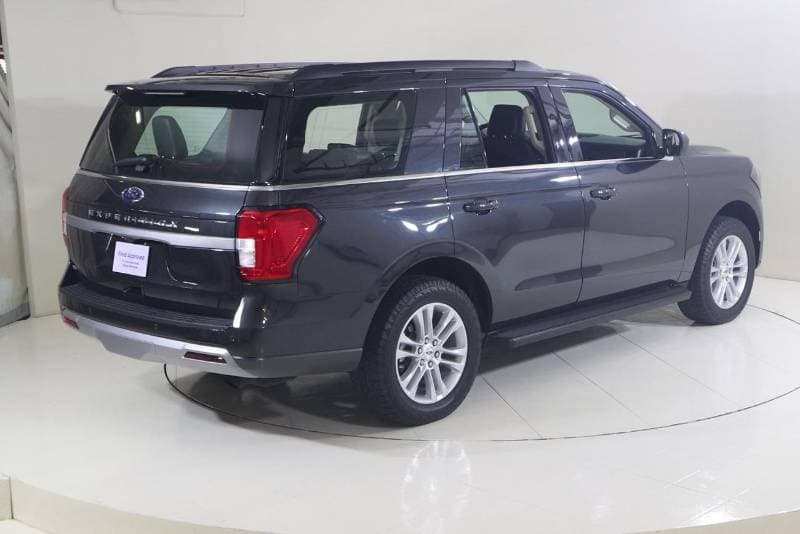 2023 Ford Expedition XLT thumbnail 5