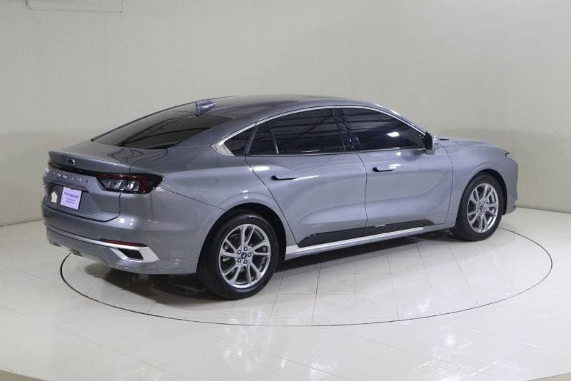 2023 Ford Taurus TREND thumbnail 8