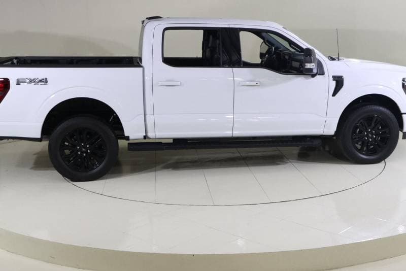 2024 Ford F 150 LARIAT thumbnail 3
