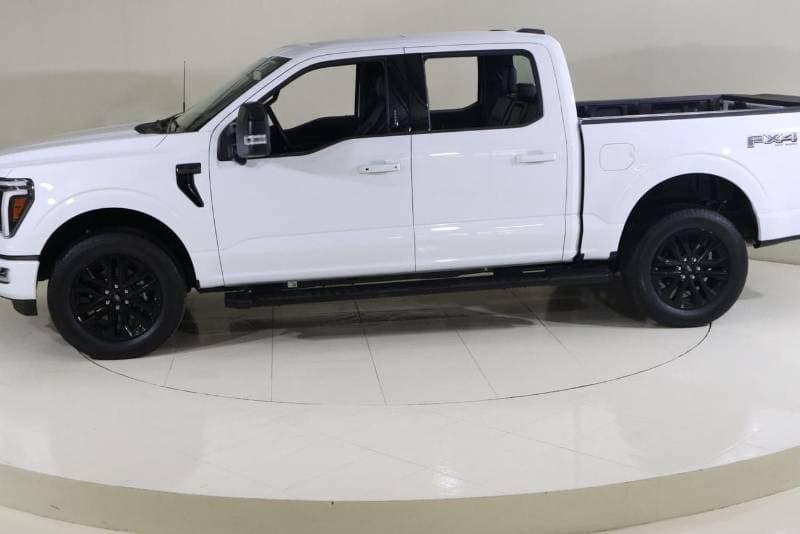 2024 Ford F 150 LARIAT thumbnail 4