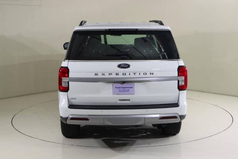 2024 Ford Expedition XLT thumbnail 4