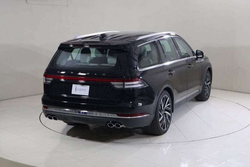2025 Lincoln Aviator RESERVE thumbnail 2