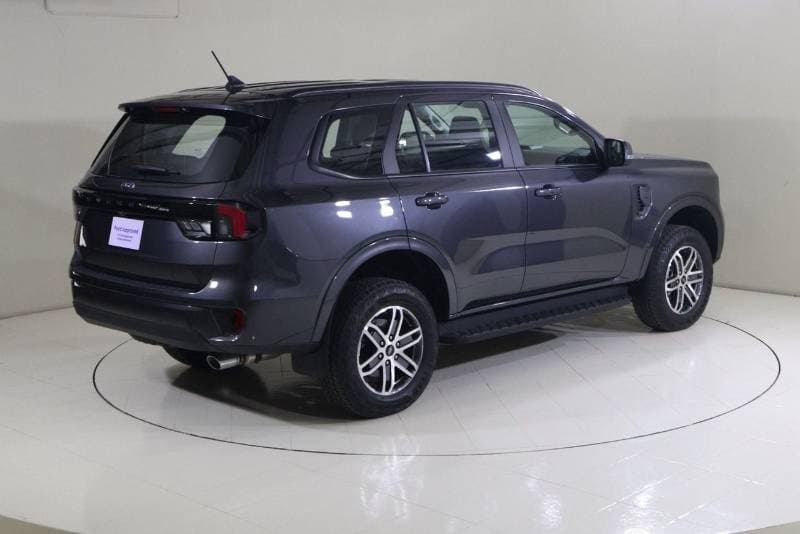 2025 Ford Everest XLS thumbnail 8