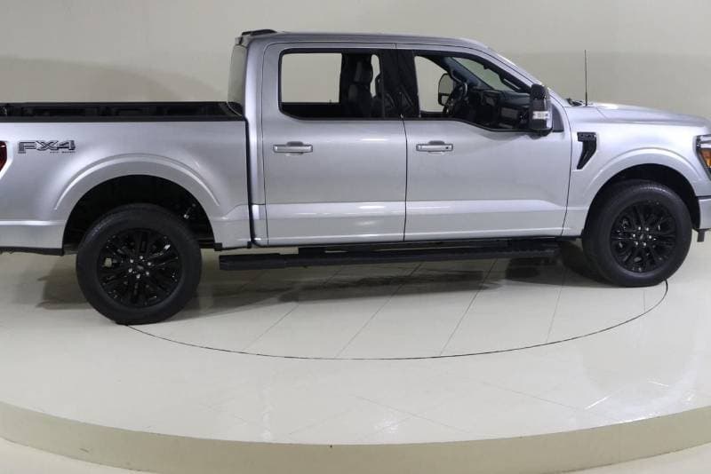 2024 Ford F 150 LARIAT SUPERCREW PB thumbnail 3