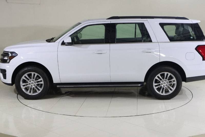 2022 Ford Expedition XLT thumbnail 4