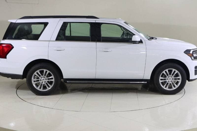 2022 Ford Expedition XLT thumbnail 3