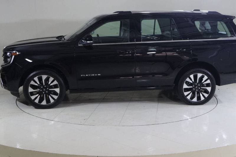 2025 Ford Expedition PLATINUM thumbnail 4