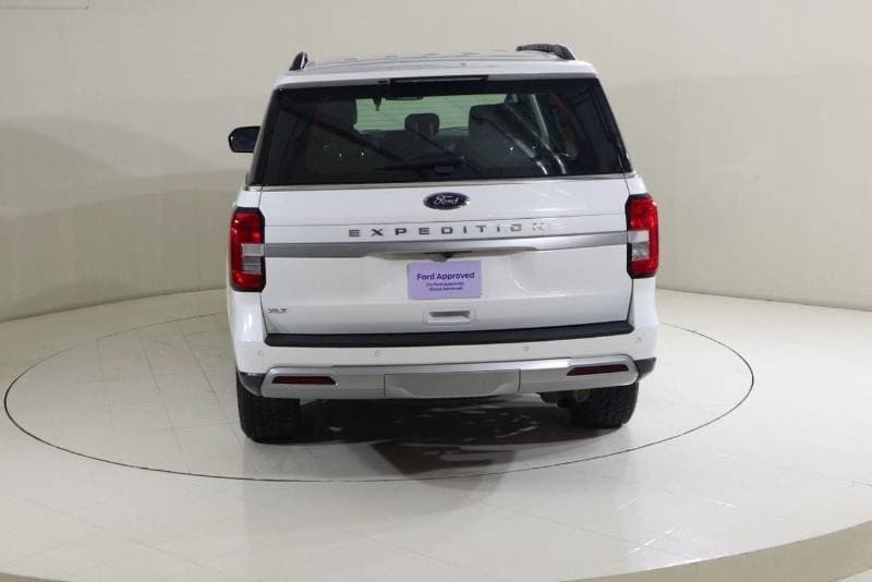 2023 Ford Expedition XLT thumbnail 6