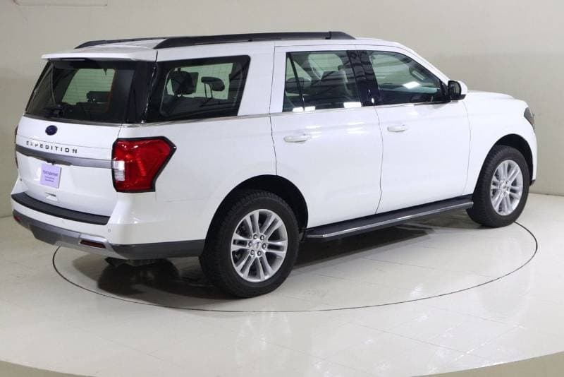 2023 Ford Expedition XLT thumbnail 7