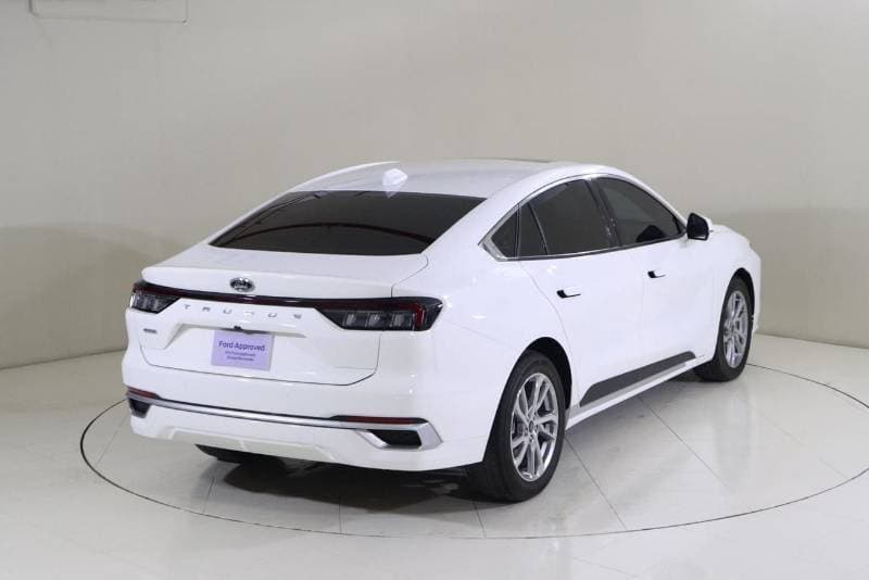 2023 Ford Taurus AMBIENTE thumbnail 2