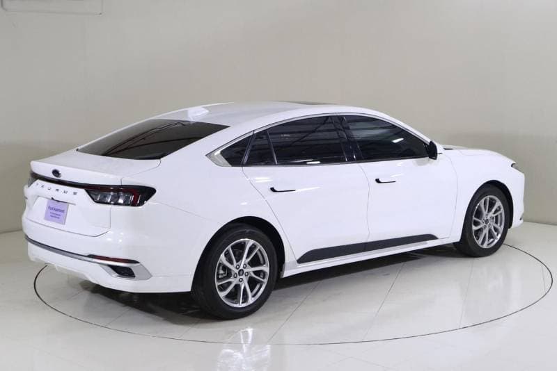 2023 Ford Taurus AMBIENTE thumbnail 7