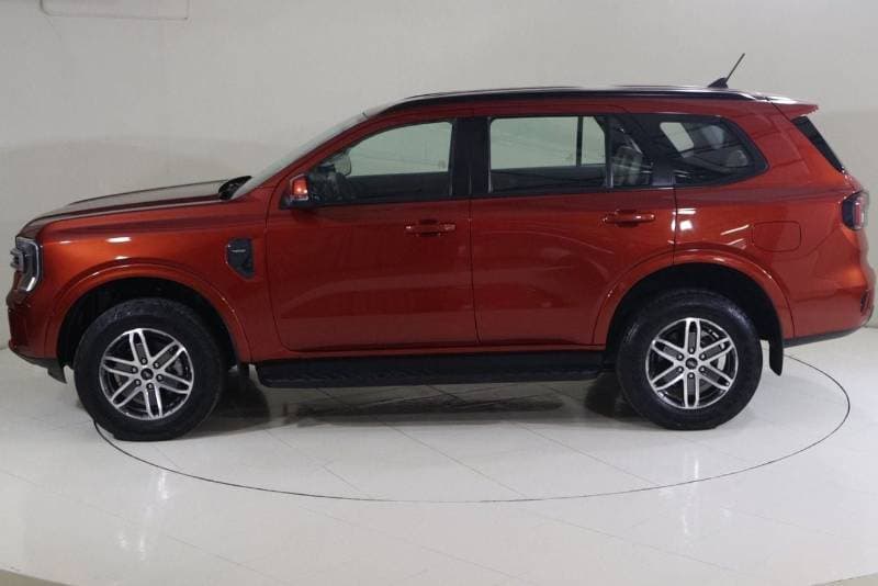 2024 Ford Everest XLS thumbnail 4