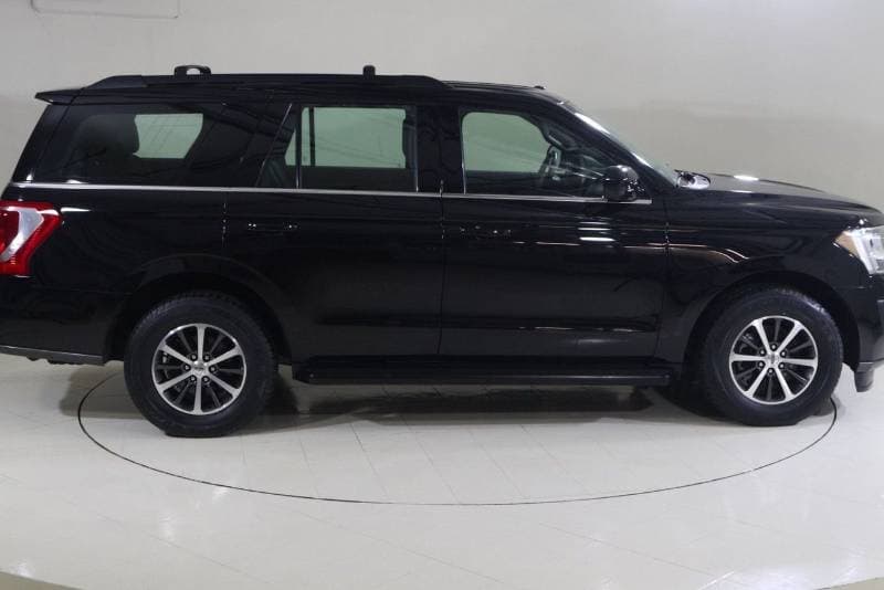 2021 Ford Expedition XLT thumbnail 3