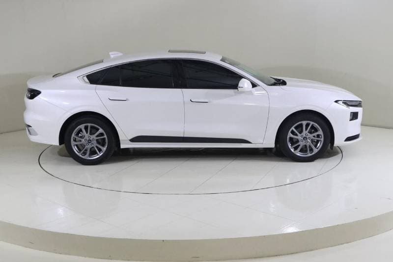 2024 Ford Taurus AMBIENTE thumbnail 3